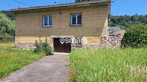 17693785656976930584882