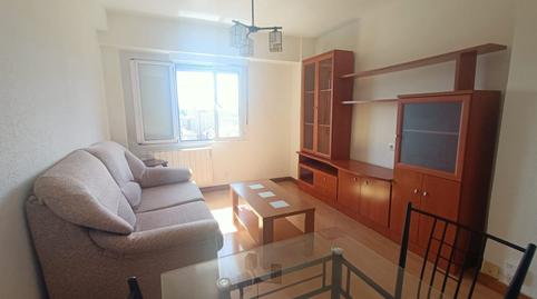 17693789106976945e33733