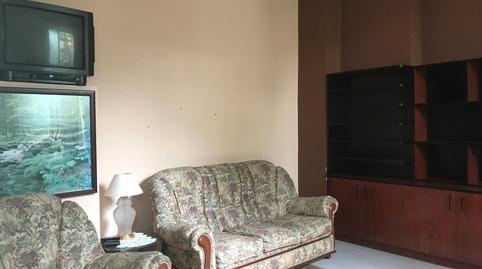 1770062357698102156076e