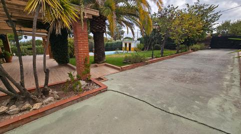 17700743776981310924b79