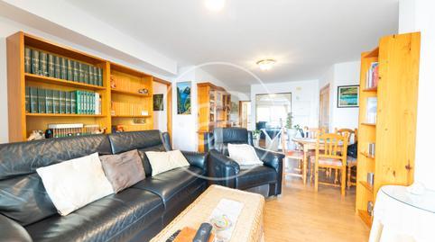 17702175346983603e34665