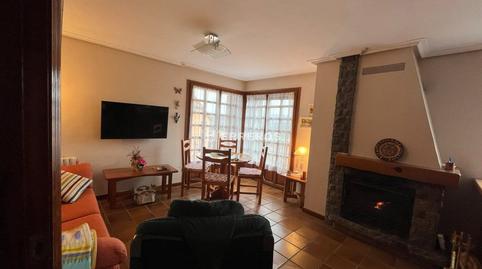 17702311776983958964df8