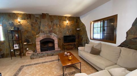 17702997856984a189b8855