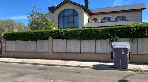 17703116036984cfb38c6b3