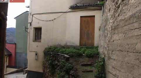 1770325492698505f49951f