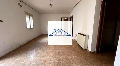 1770395569698617b1913a8