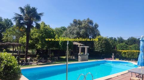 17703995276986272779a0b