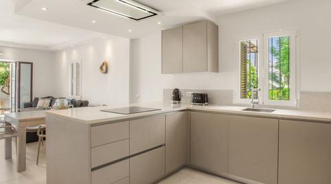 17704568376987070539e29