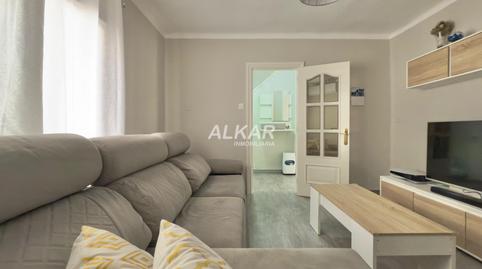 17704768436987552b9a259