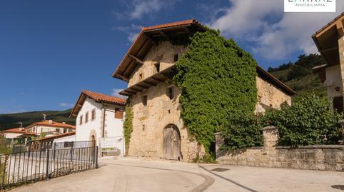 17704768776987554d7b775